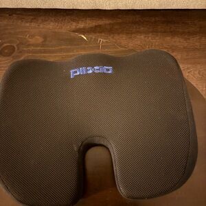 Black Ergonomic Seat Cushion